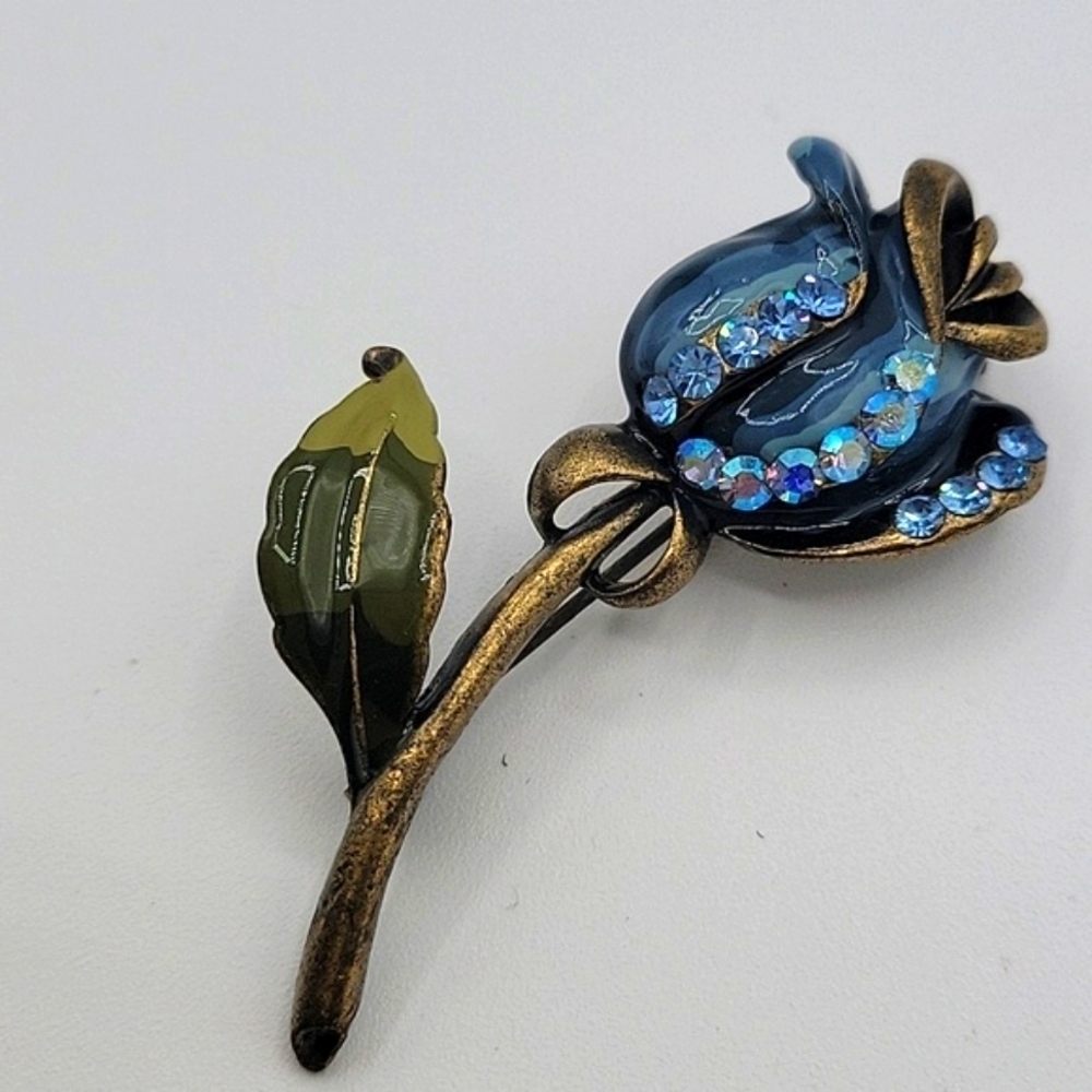 Vintage Brooch Long Stemmed Rose Blue Enamel Aurora Borealis - Picture 4 of 6